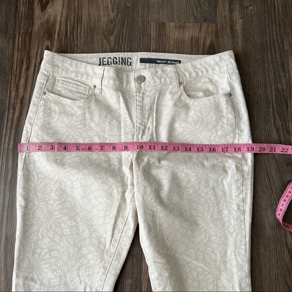 DKNY Jeans Vintage Print Skinny Jeggings - Picture 14 of 14